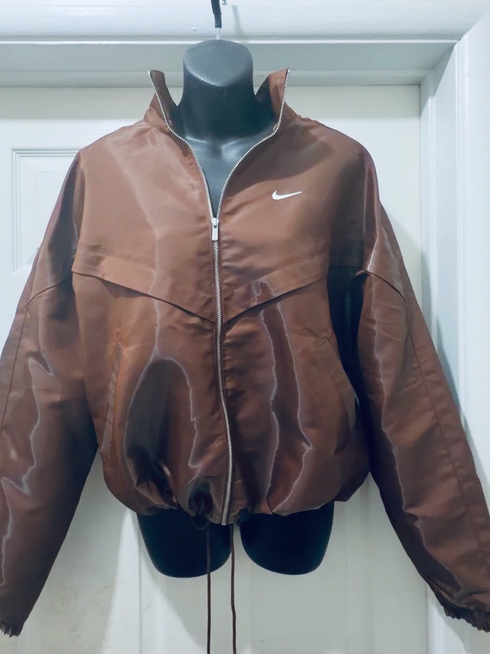 New with tags Nike Women's Track jacket Windbreaker Shine Zip Up jacket Size M/L